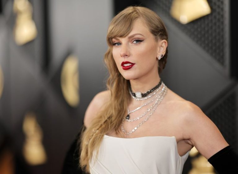 Photographer accuses Taylor Swift’s father of assault in Australia