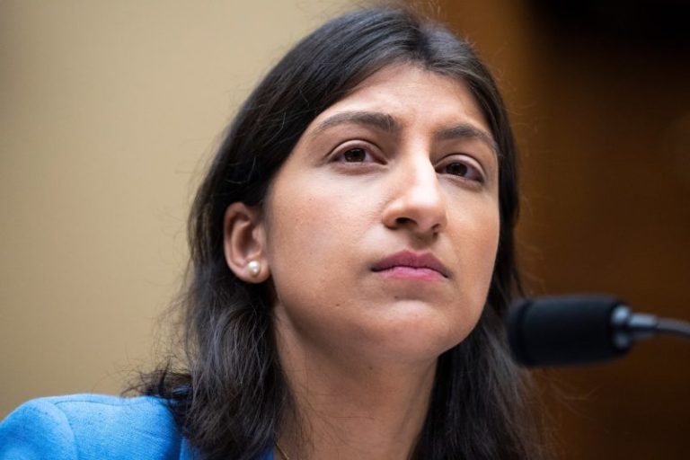 FTC bans fake online reviews, inflated social media influence; rule takes effect in October