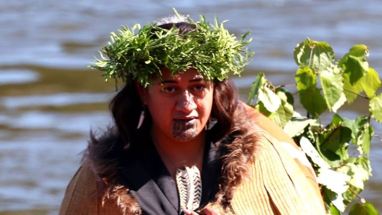 New Maori Queen anointed following the death of her father