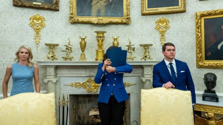 Whitmer explains her Oval Office folder fiasco